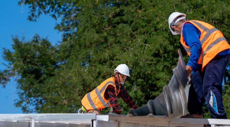 Professional gutter cleaning in Guatay, CA